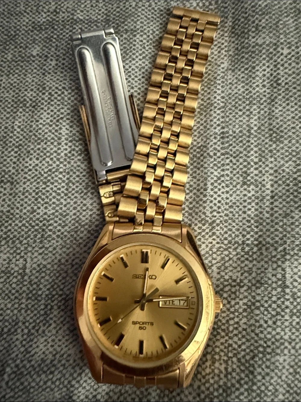 Vintage Seiko Gold Tone Day Date Watch 7N43-8A39